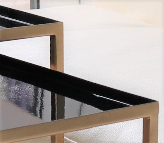 Ensemble de 2 tables gigognes en métal Myla, or/noir 