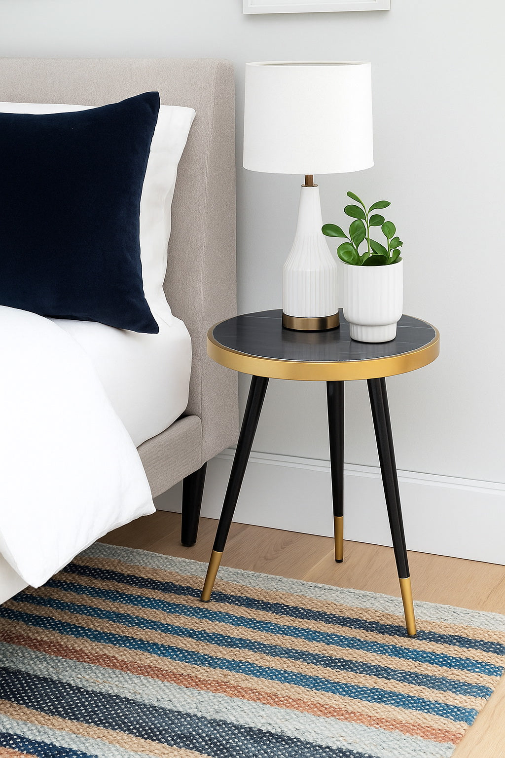 Table d'appoint ronde en marbre noir Gallieni 