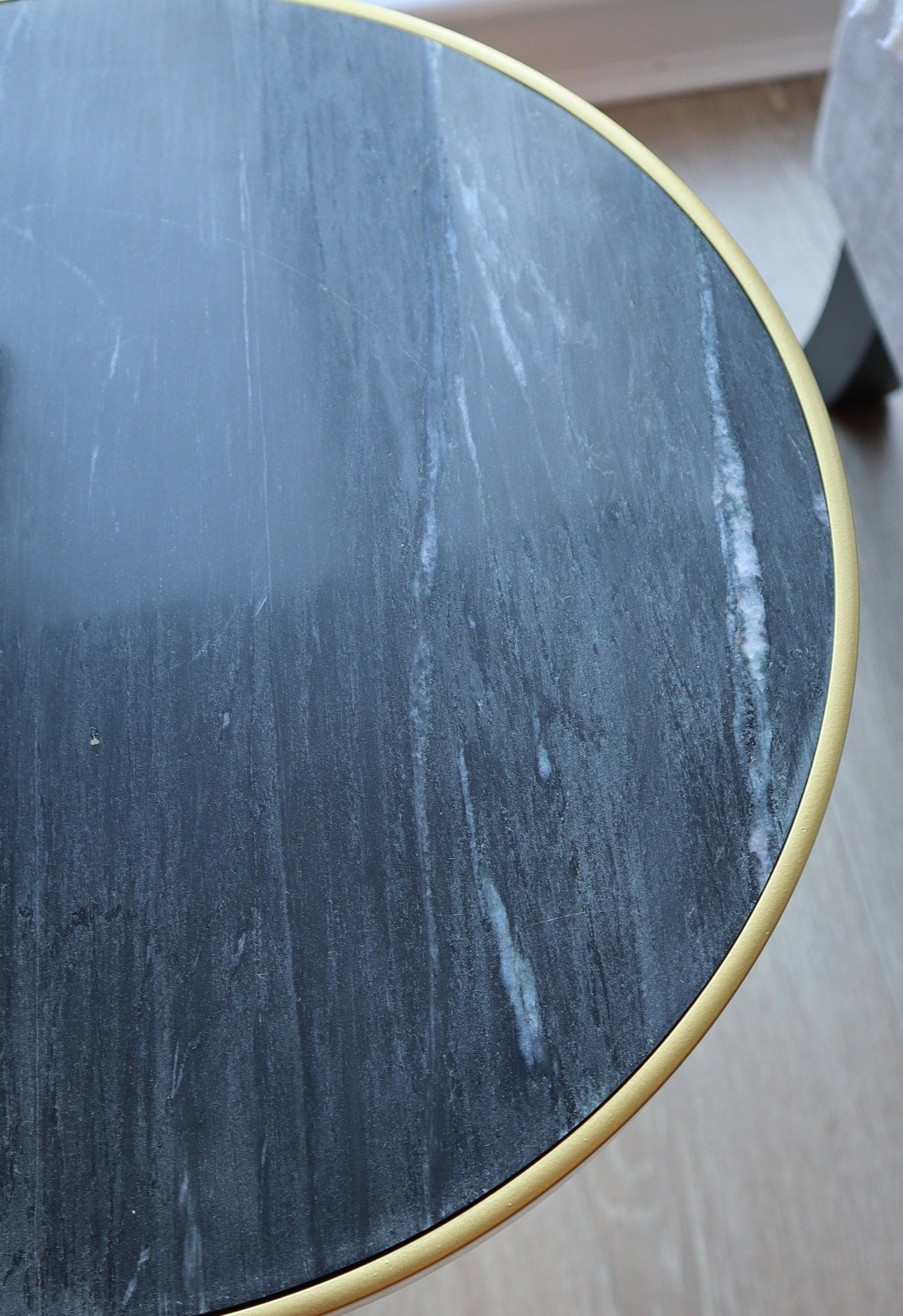 Table d'appoint ronde en marbre noir Gallieni 