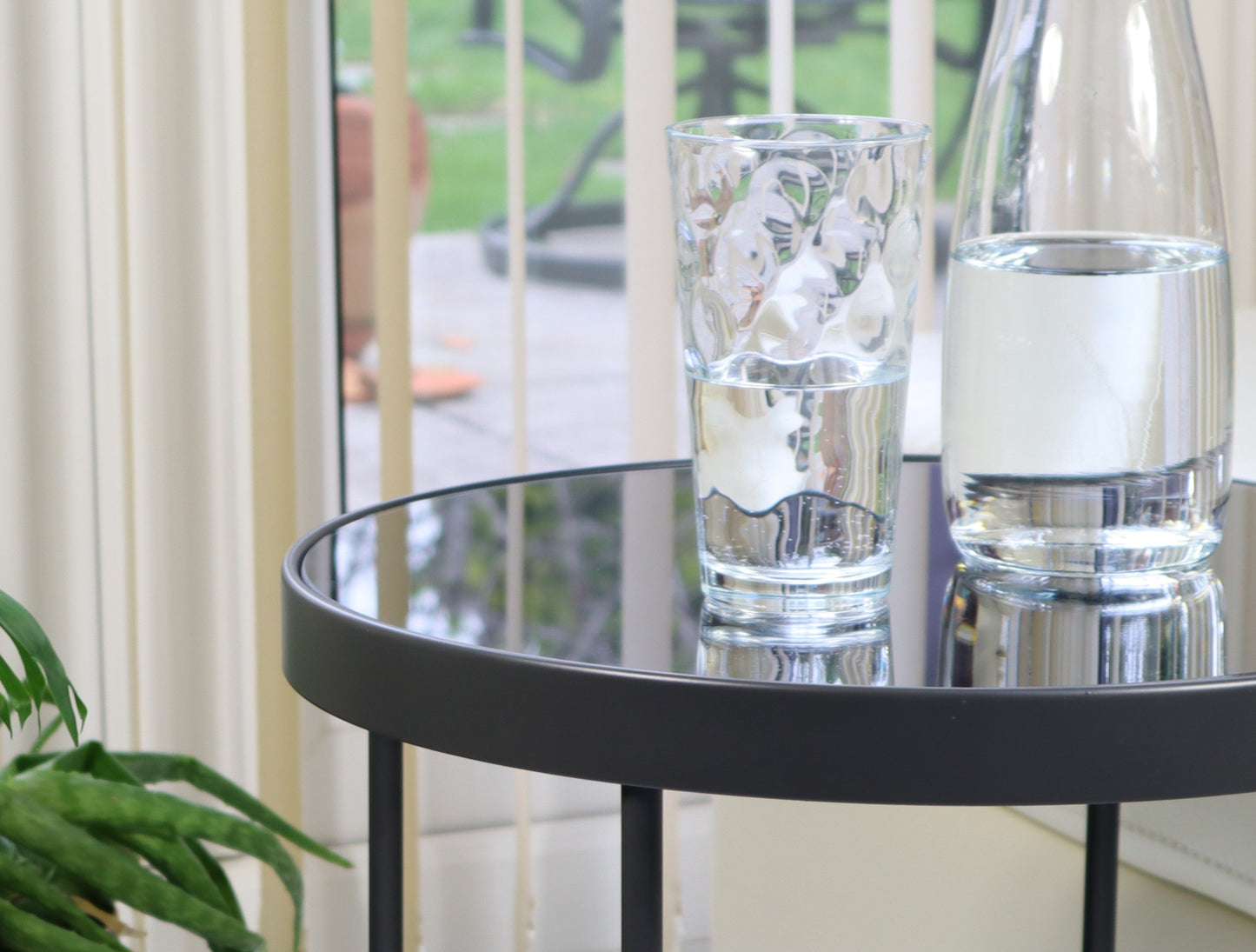 Table d'appoint/de chevet ronde en verre Fino (42,5 cm de diamètre x 46 cm, miroir anthracite/gris)