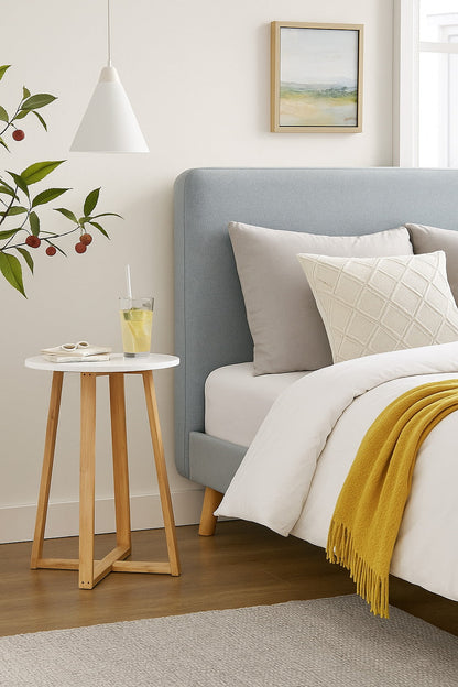 Table d'appoint Avery, plateau en bois blanc, pieds en bambou