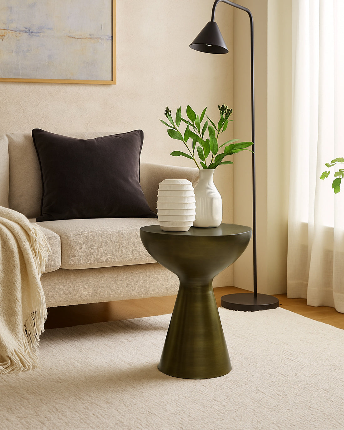 Table d'appoint Luna en laiton antique, fabriquée à la main 