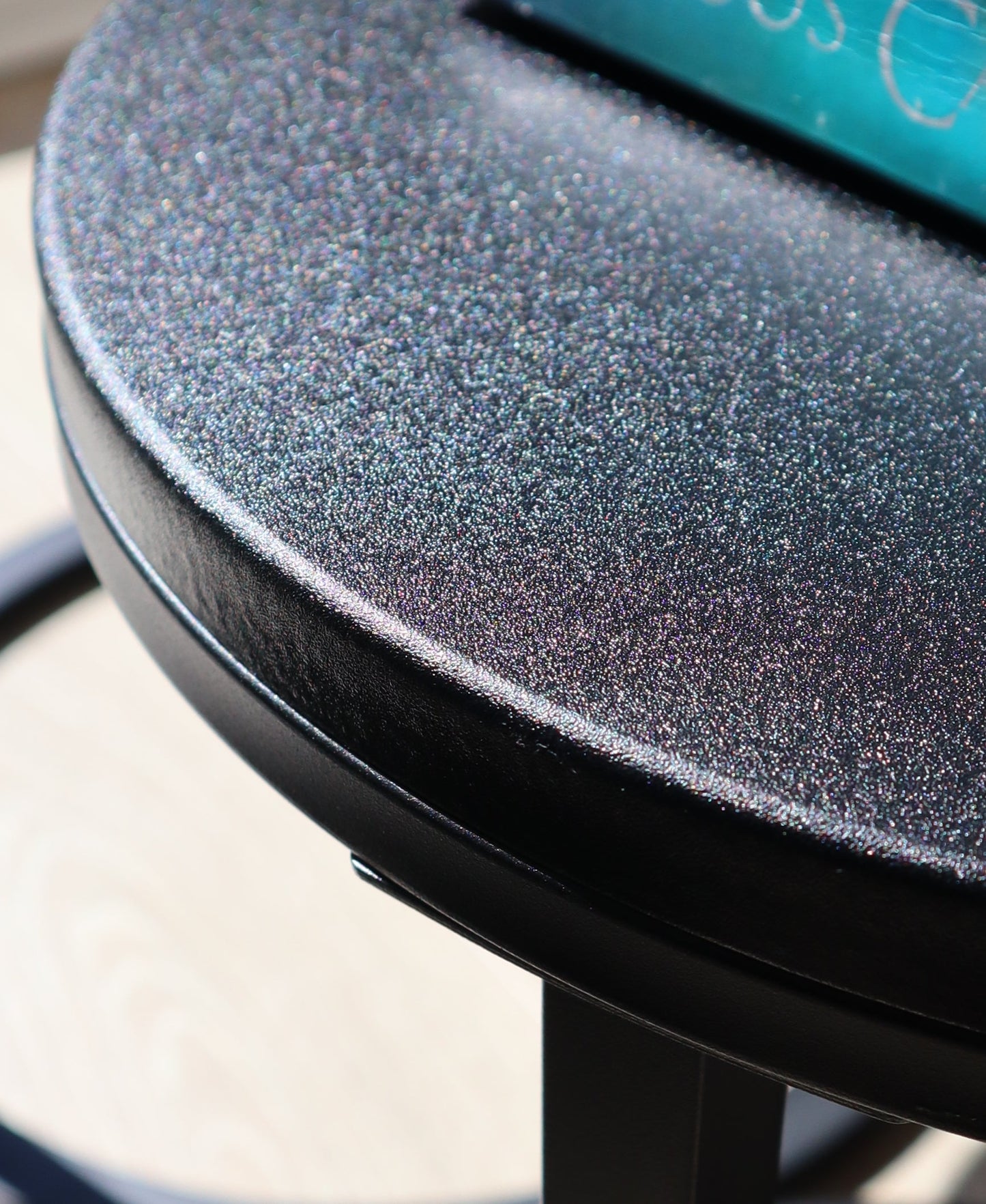 Ensemble de 2 tables gigognes rondes Paloma, plateau et piètement noir mat