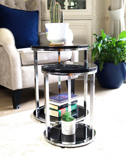 Ensemble de 2 tables Terni, plateaux en bois noir brillant et piètement en verre 