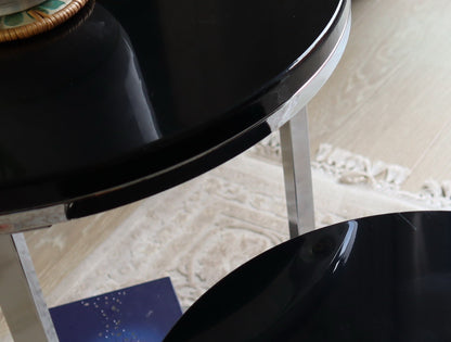 Ensemble de 2 tables Terni, plateaux en bois noir brillant et piètement en verre 