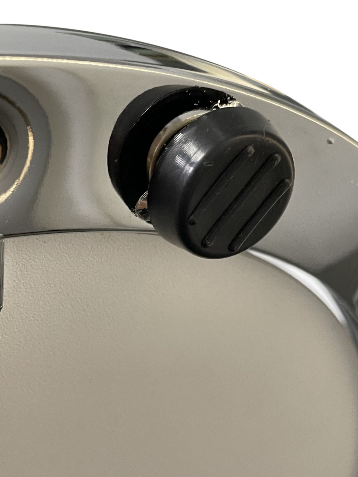 Ensemble de 2 tables Terni, plateaux et piètement en bois blanc brillant 