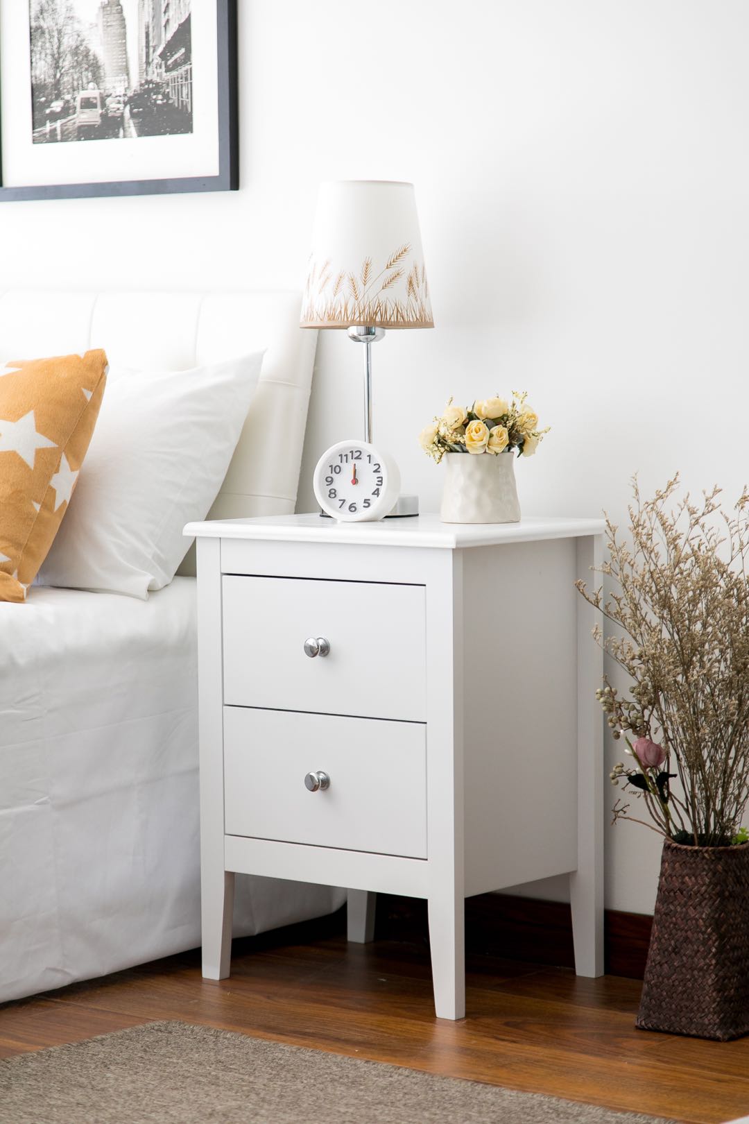 Table de chevet Melia, table de nuit, lampe de chevet pour chambre (blanche, 2 tiroirs)