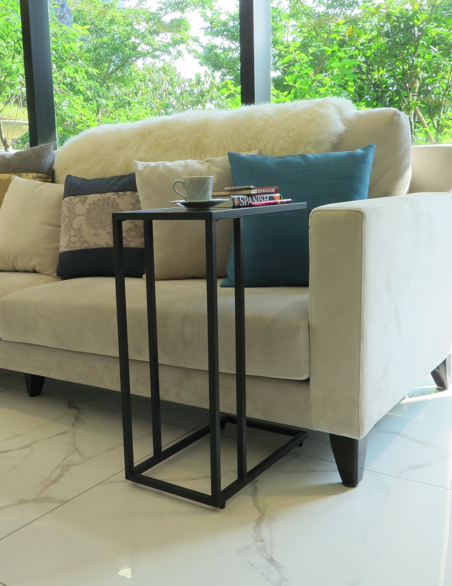 Table d'appoint Bellini en forme de C - Verre trempé noir