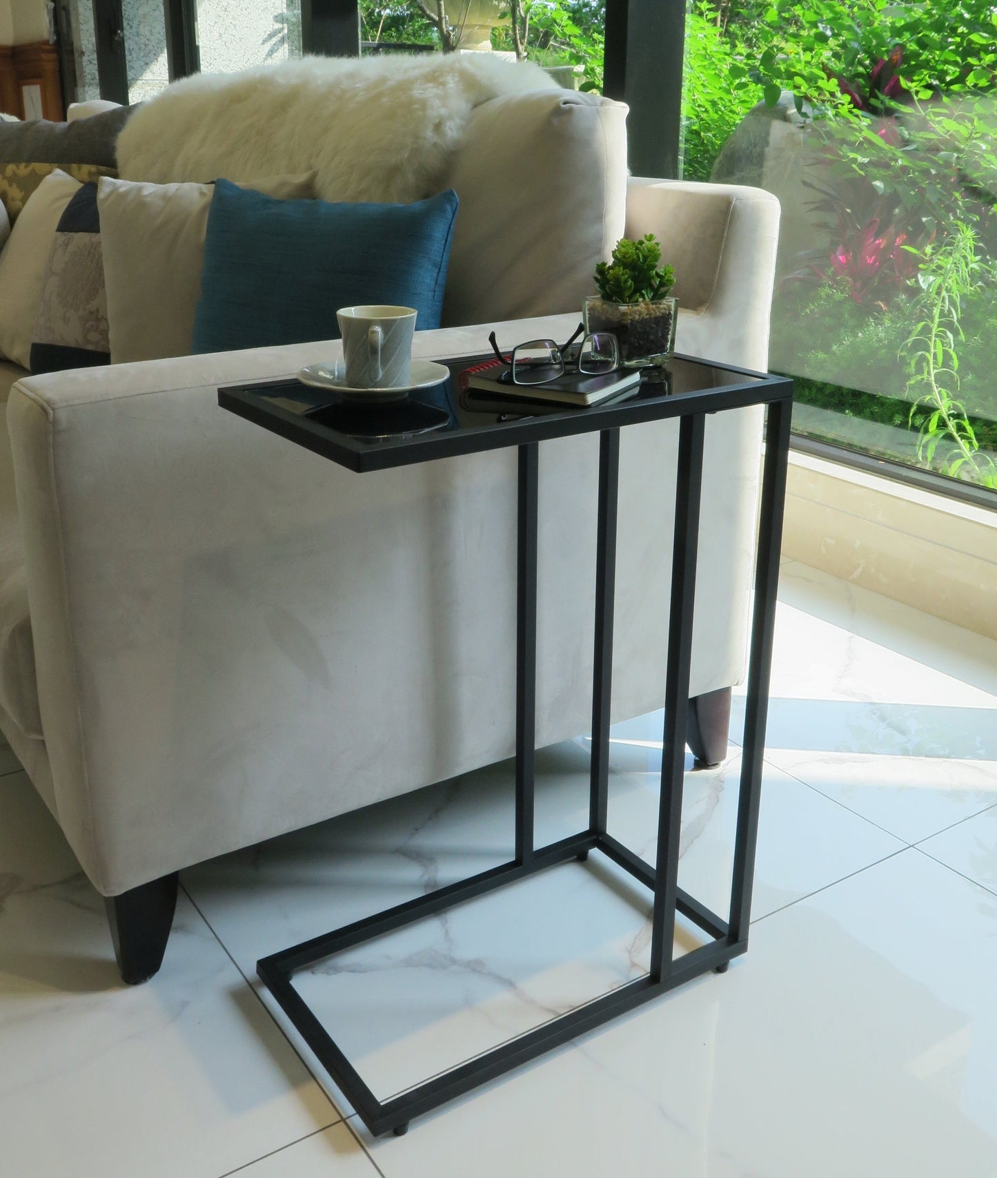 Table d'appoint Bellini en forme de C - Verre trempé noir