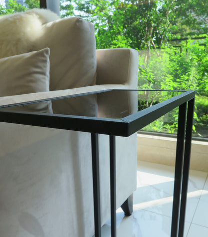 Table d'appoint Bellini en forme de C - Verre trempé noir