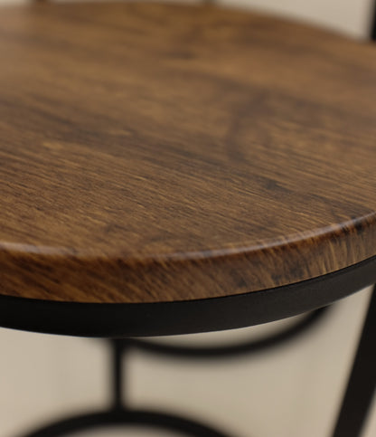 Ensemble de 2 tables gigognes rondes Paloma, plateaux vintage et piètement noir