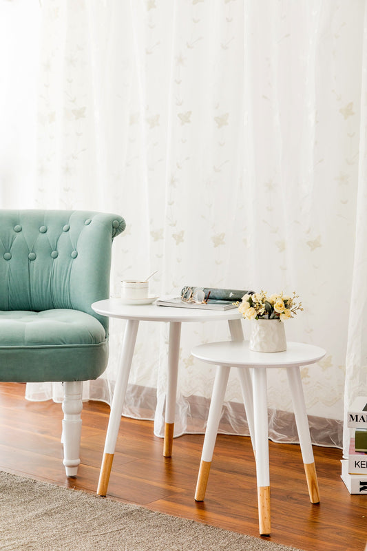 Ensemble de 2 tables gigognes rondes Dina, tables d'appoint, tables basses, blanches